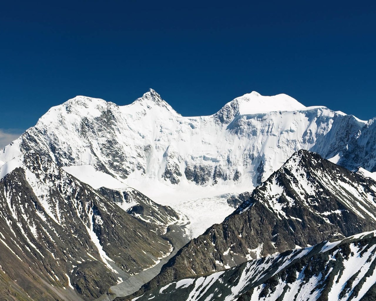Обои горы, снег, природа, вершины, высота, mountains, snow, nature, tops, height разрешение 1920x1080 Загрузить