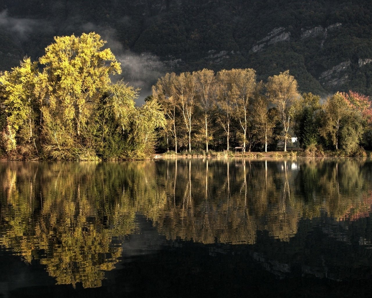 Обои деревья, озеро, природа, лес, отражение, пейзаж, осень, trees, lake, nature, forest, reflection, landscape, autumn разрешение 1920x1280 Загрузить