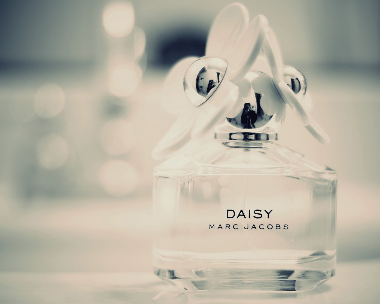 Обои аромат, духи, флакон, дейзи, marc jacobs, aroma, perfume, bottle, daisy разрешение 3840x2400 Загрузить