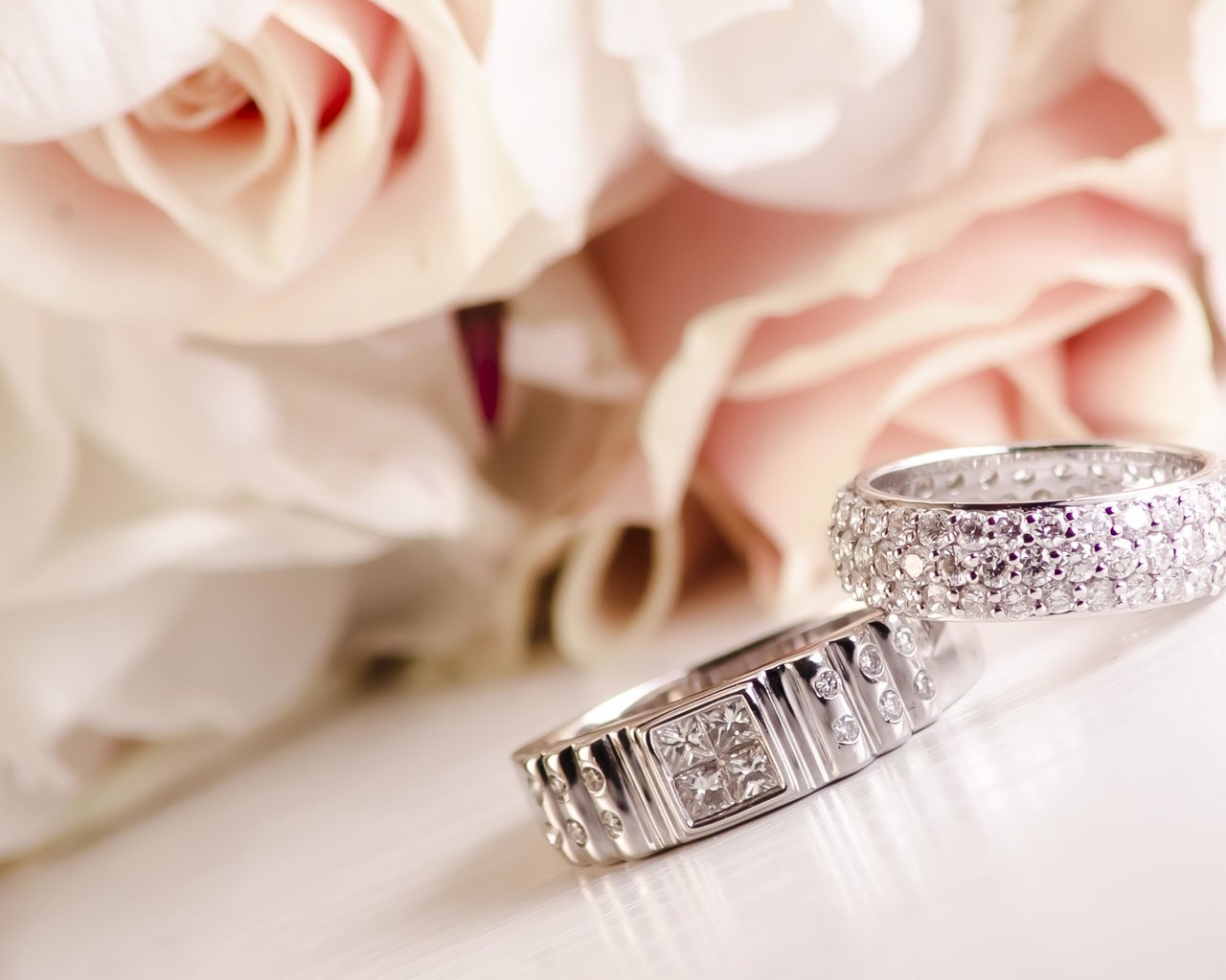 Обои розы, кольца, свадьба, праздник, бриллианты, roses, ring, wedding, holiday, diamonds разрешение 3788x2525 Загрузить