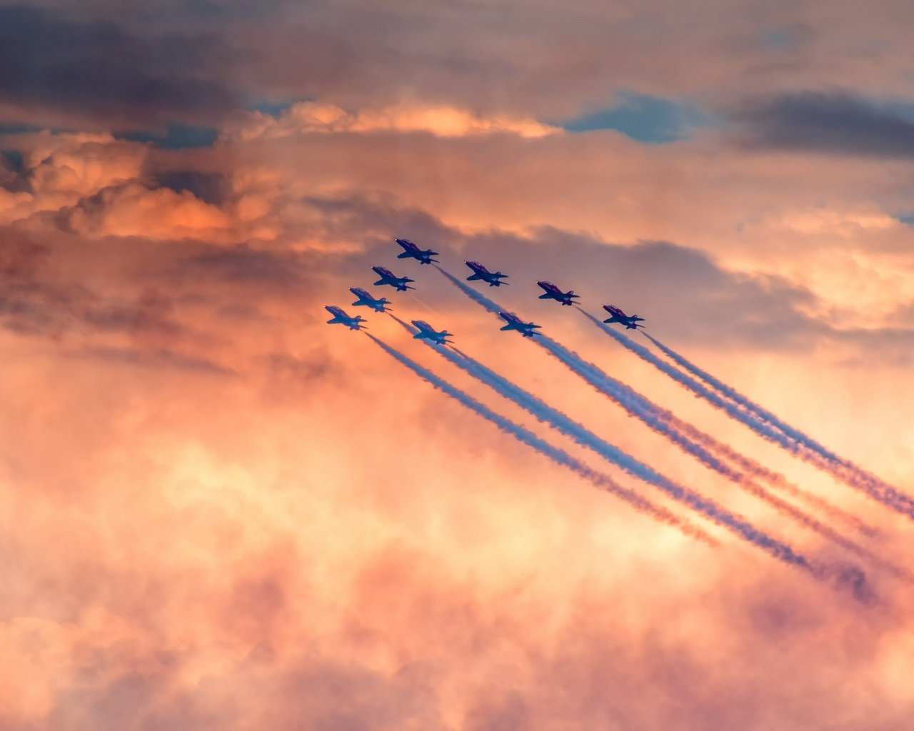 Обои небо, облака, самолет, авиация, самолеты, авиа-шоу, the sky, clouds, the plane, aviation, aircraft, air show разрешение 2560x1707 Загрузить