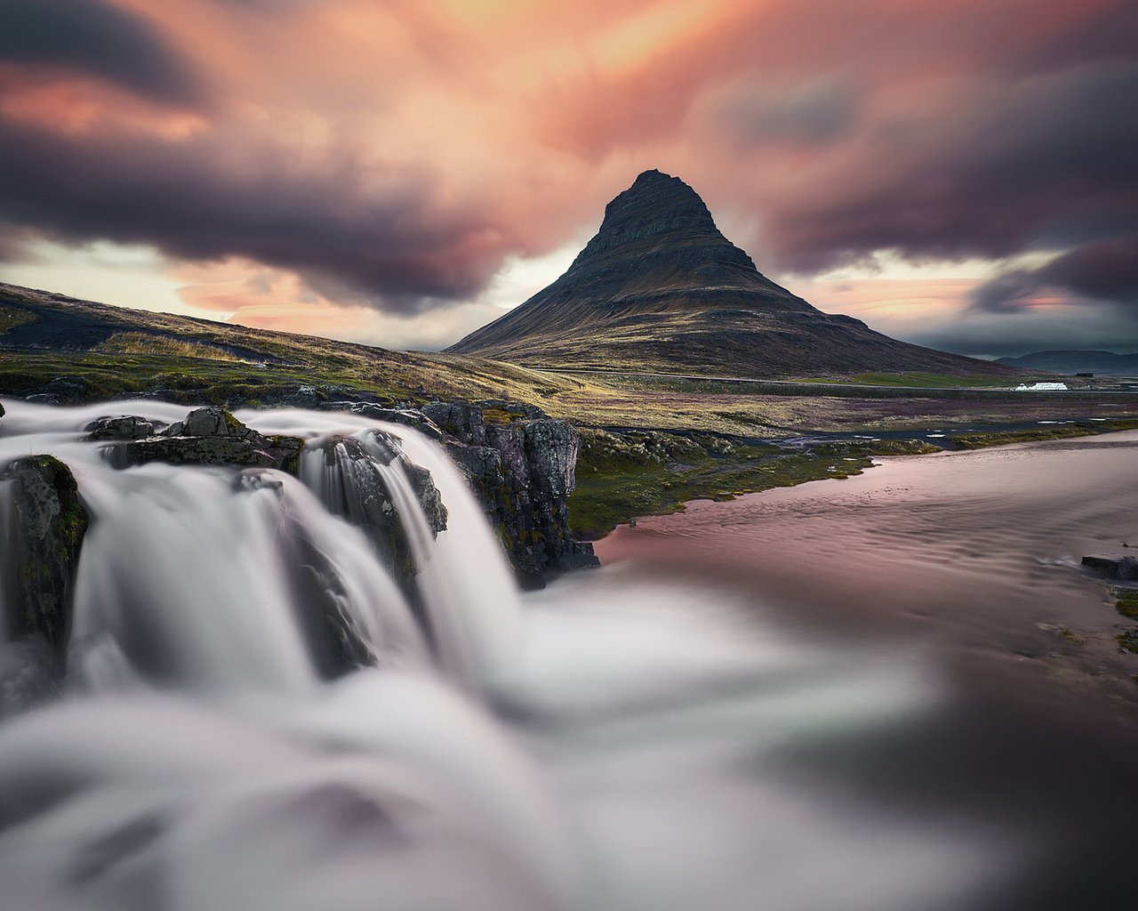 Обои река, природа, водопад, вулкан, исландия, киркьюфетль, etienne ruff, river, nature, waterfall, the volcano, iceland, kirkjufell разрешение 1920x1200 Загрузить