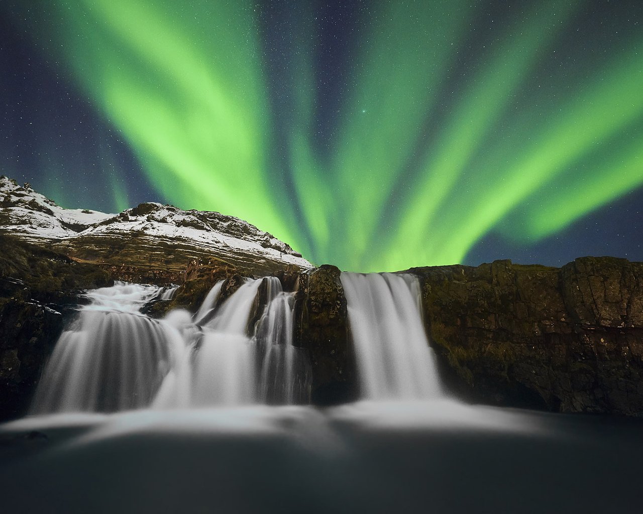 Обои река, природа, водопад, северное сияние, исландия, киркьюфетль, etienne ruff, river, nature, waterfall, northern lights, iceland, kirkjufell разрешение 1920x1200 Загрузить