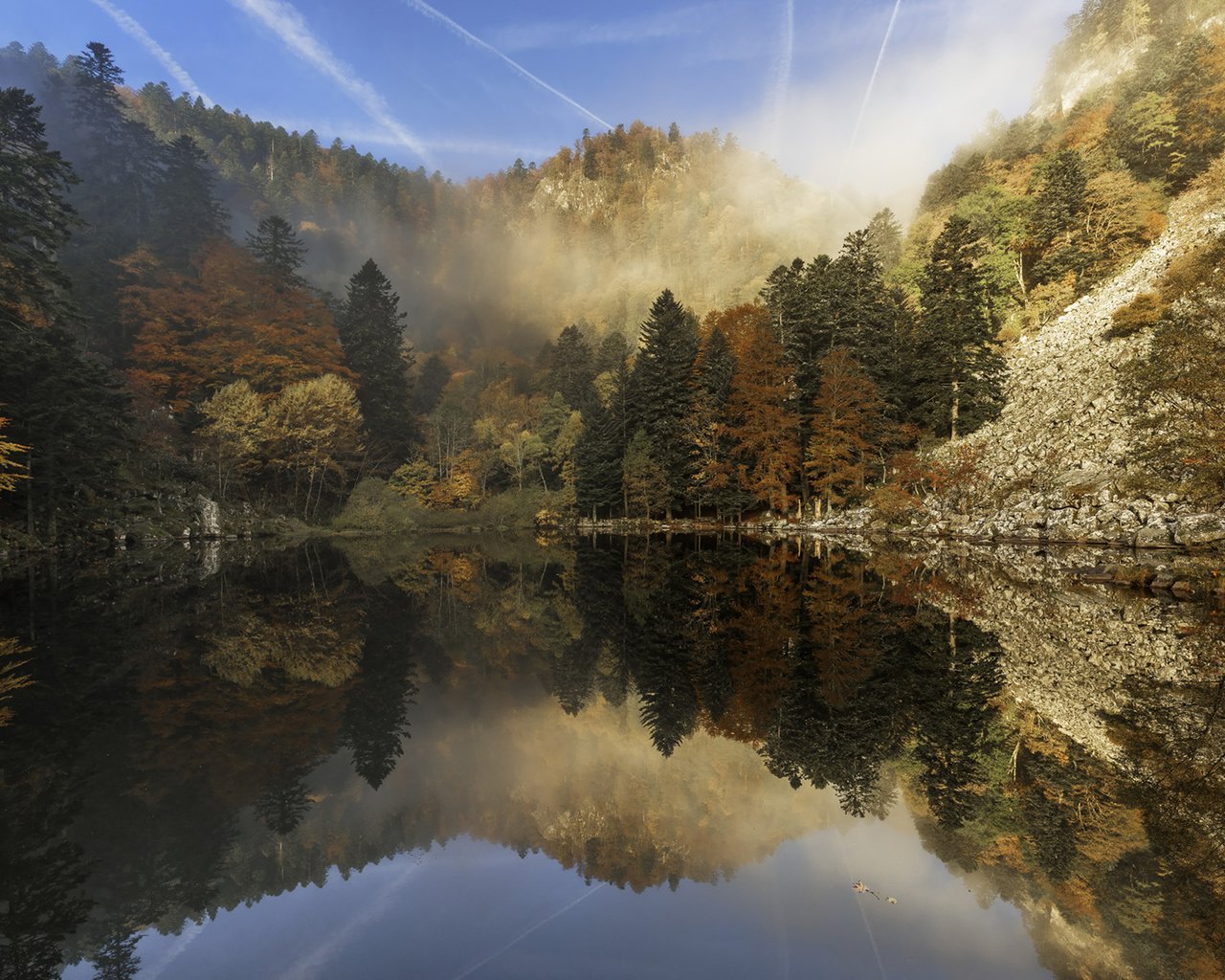 Обои деревья, озеро, горы, природа, лес, отражение, etienne ruff, trees, lake, mountains, nature, forest, reflection разрешение 1920x1200 Загрузить