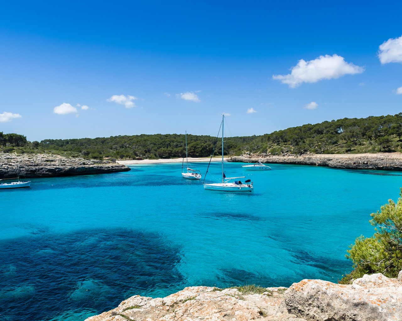 Обои скалы, море, яхты, rocks, sea, yachts разрешение 4139x2754 Загрузить