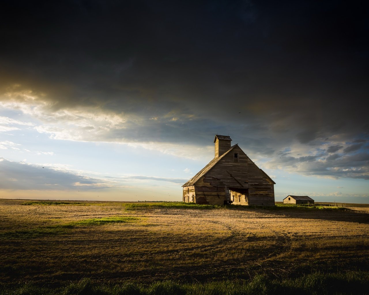 Обои небо, свет, тучи, пейзаж, поле, дом, старый, jack lefor, the sky, light, clouds, landscape, field, house, old разрешение 2560x1709 Загрузить