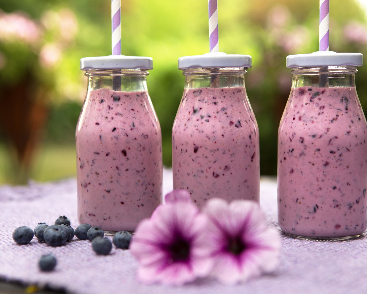 Обои ягоды, черника, завтрак, смузи, berries, blueberries, breakfast, smoothies разрешение 7000x4667 Загрузить