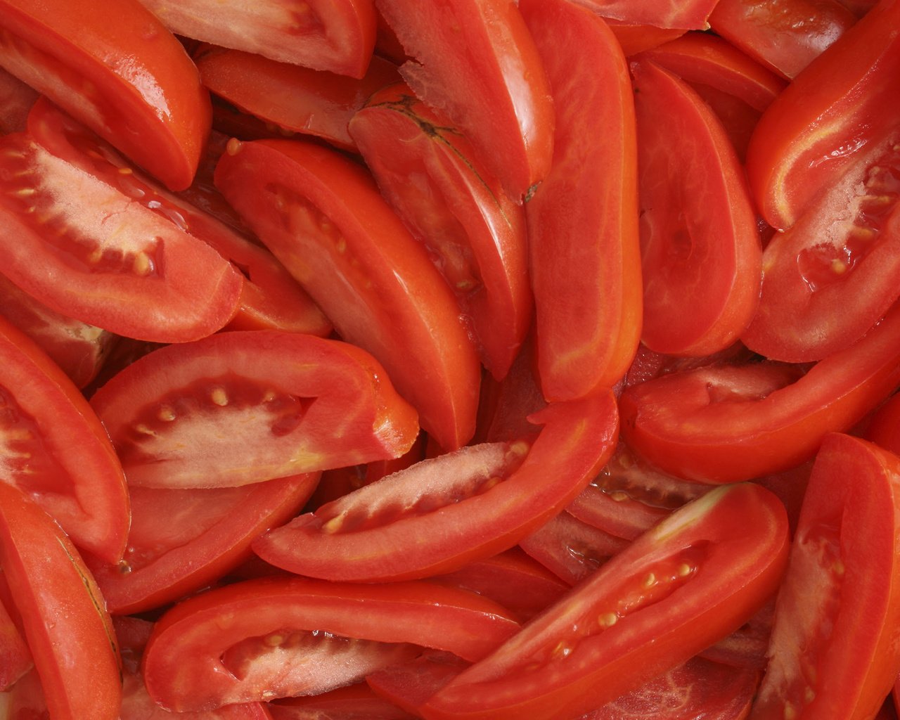 Обои овощи, дольки, помидоры, томаты, vegetables, slices, tomatoes разрешение 2560x1600 Загрузить