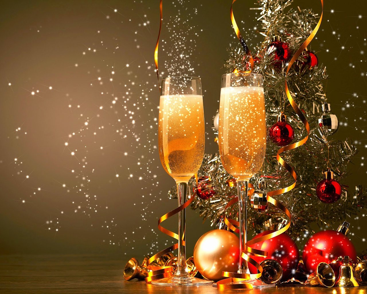Обои новый год, елка, бокалы, рождество, елочные игрушки, шампанское, декор, sergey a.khakimulli, new year, tree, glasses, christmas, christmas decorations, champagne, decor разрешение 1920x1200 Загрузить