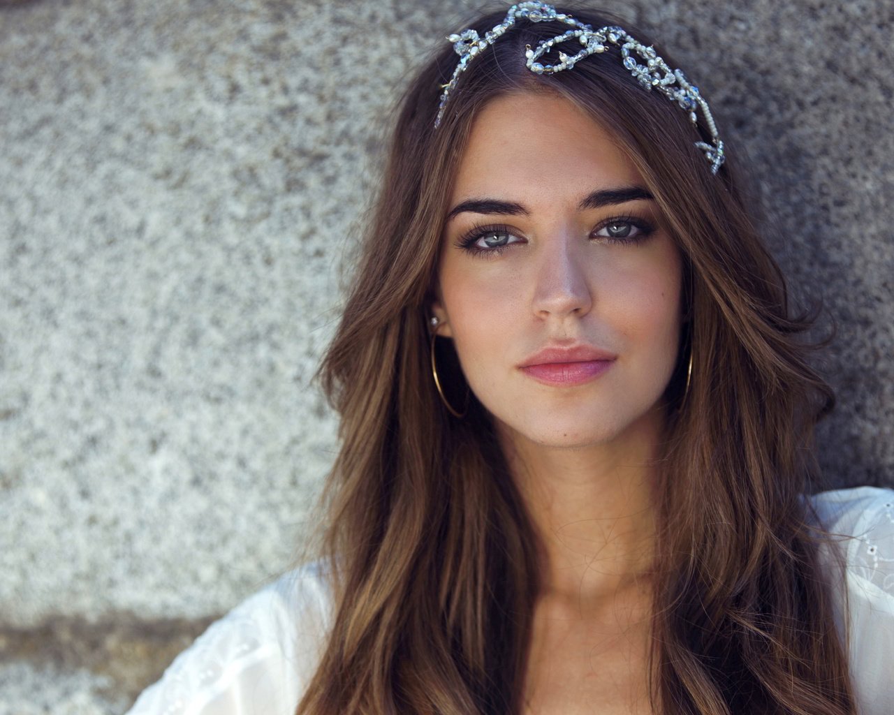 Обои девушка, взгляд, модель, волосы, лицо, клара алонсо, girl, look, model, hair, face, clara alonso разрешение 2880x1800 Загрузить