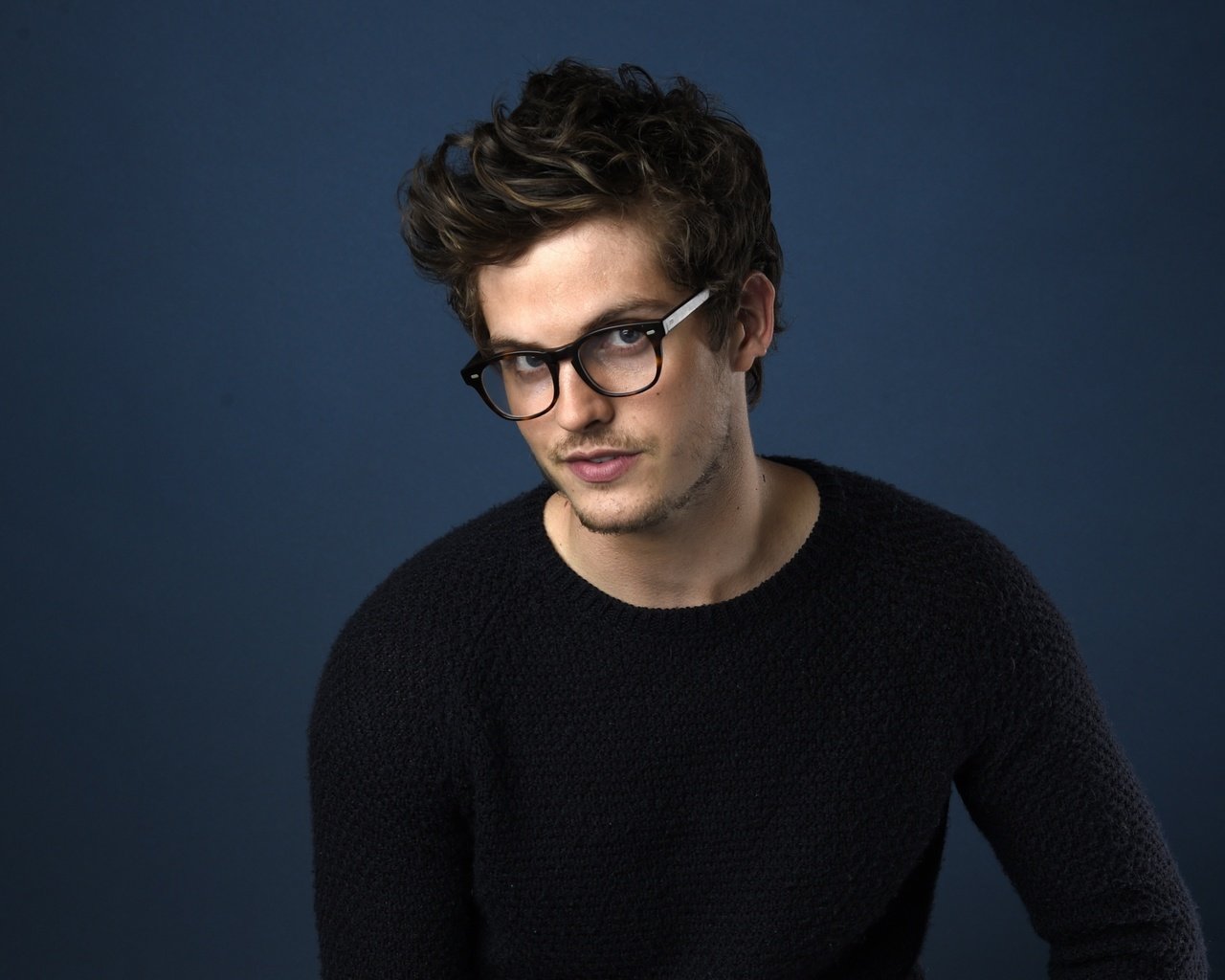 Обои взгляд, очки, актёр, лицо, мужчина, дэниэл шарман, look, glasses, actor, face, male, daniel sharman разрешение 3211x2602 Загрузить