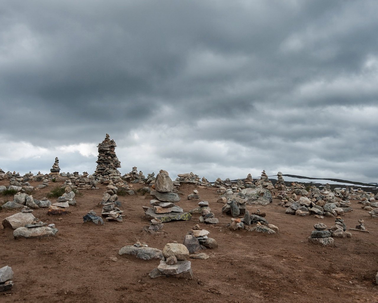 Обои небо, камни, тучи, пейзаж, норвегия, нурланн, стоди, the sky, stones, clouds, landscape, norway, nordland, of stodi разрешение 2010x1100 Загрузить