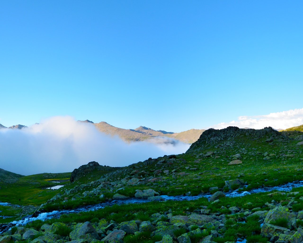 Обои небо, облака, горы, природа, пейзаж, туман, турция, the sky, clouds, mountains, nature, landscape, fog, turkey разрешение 8651x3817 Загрузить