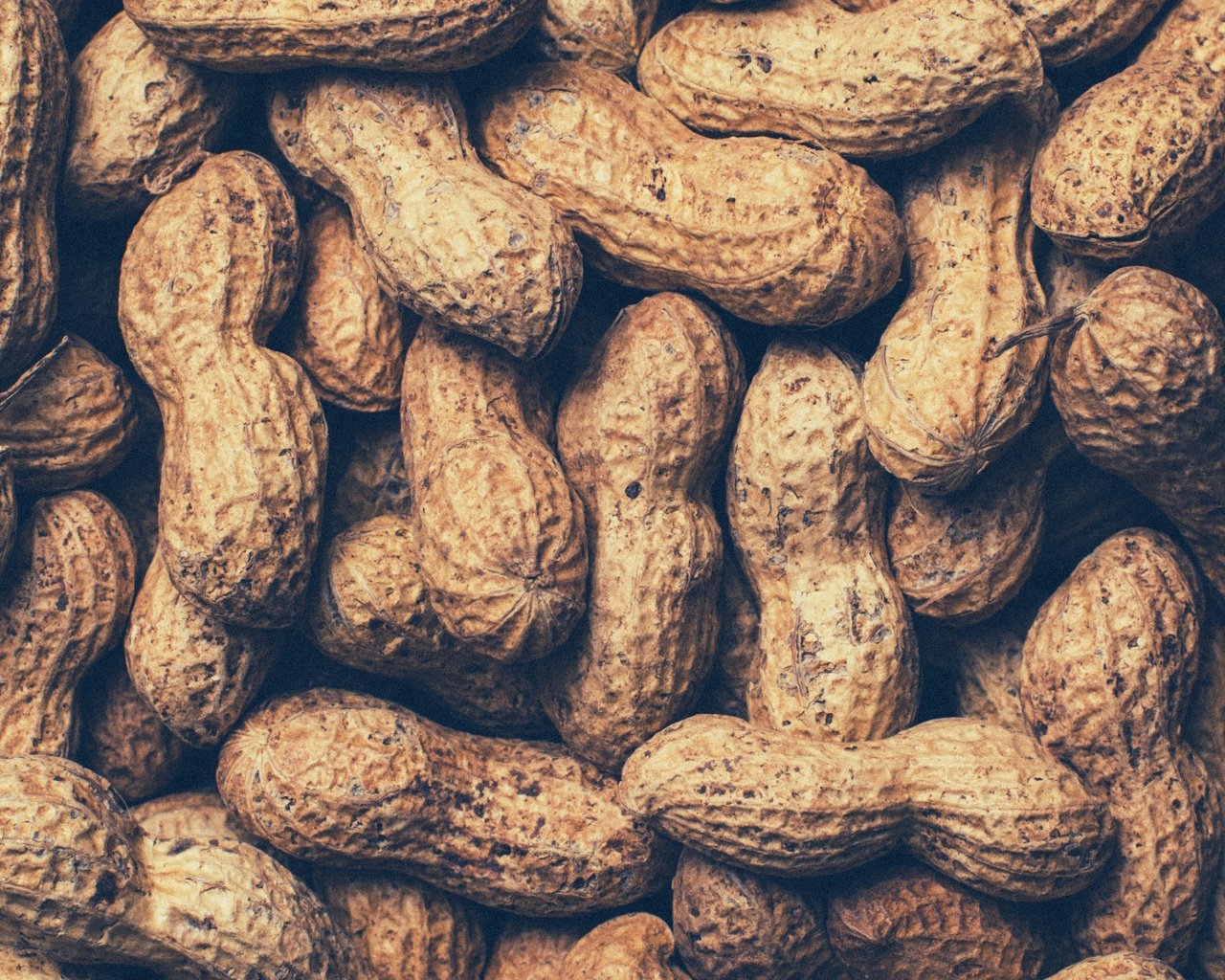 Обои орехи, орех, скорлупа, арахис, земляной орех, nuts, walnut, shell, peanuts, groundnuts разрешение 3840x2160 Загрузить