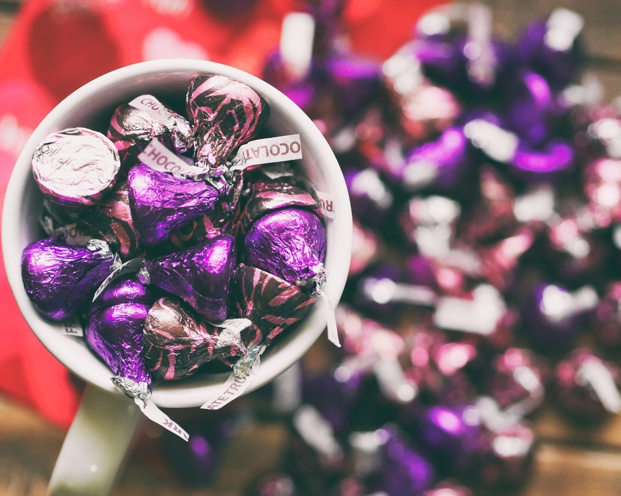 Обои конфеты, шоколад, сладкое, десерт, шоколадные конфеты, candy, chocolate, sweet, dessert, chocolates разрешение 4592x3448 Загрузить