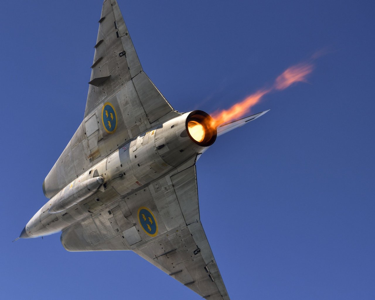 Обои пламя, истребитель, saab, форсаж, ввс швеции, saab 35 draken, flame, fighter, the fast and the furious, swedish air force разрешение 1920x1080 Загрузить