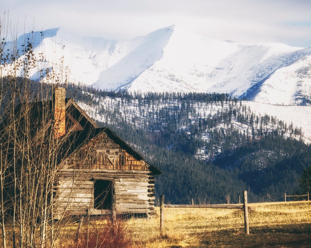 Обои горы, осень, дом, mountains, autumn, house разрешение 2112x1188 Загрузить