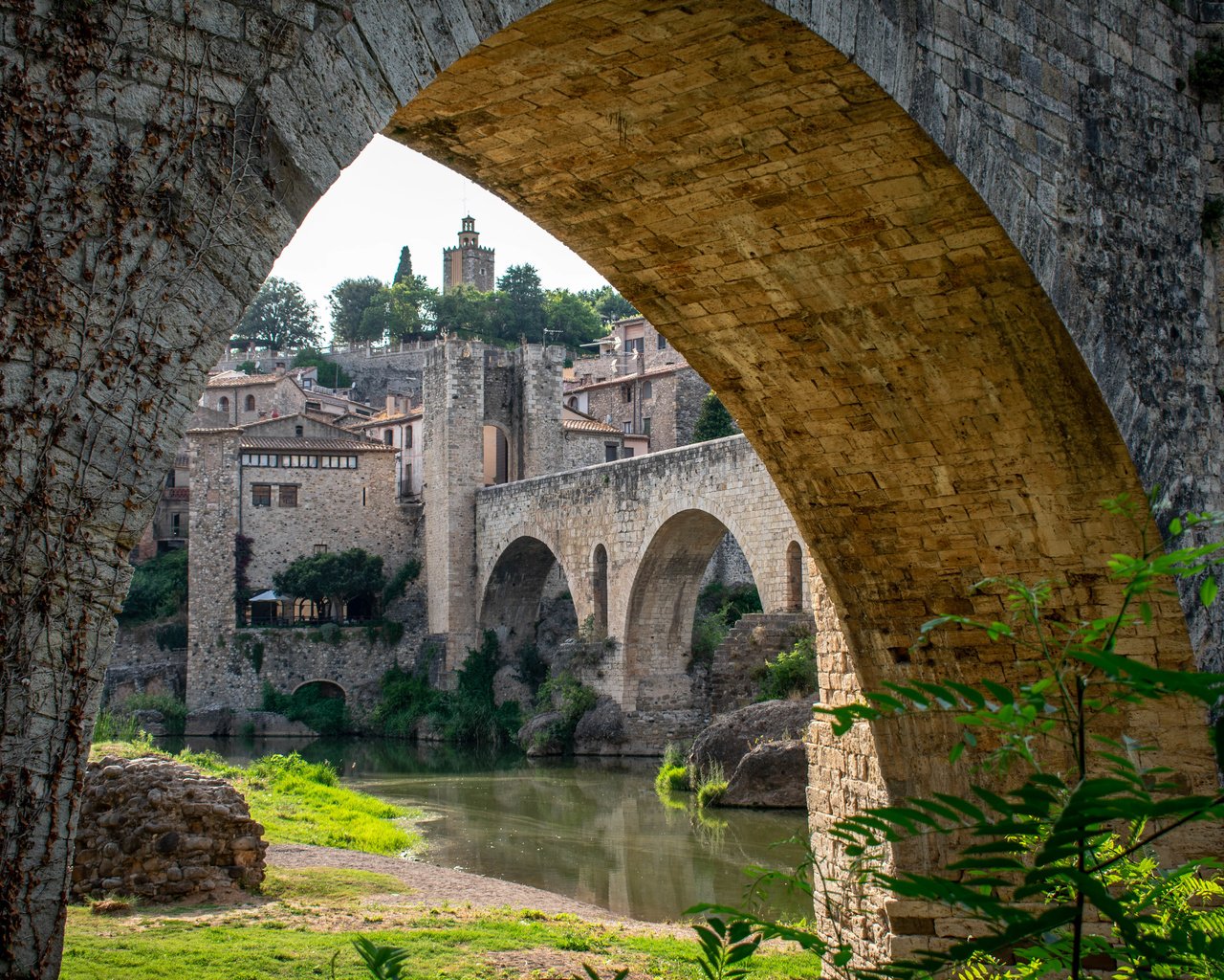 Обои besalú
catalunya, besalú
catalunya разрешение 6000x4000 Загрузить