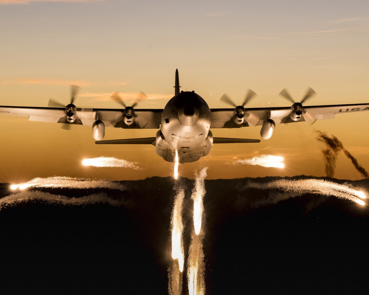 Обои авиация, lockheed c-130 hercules, военно, транспортный, aviation, military, transport разрешение 2112x1188 Загрузить