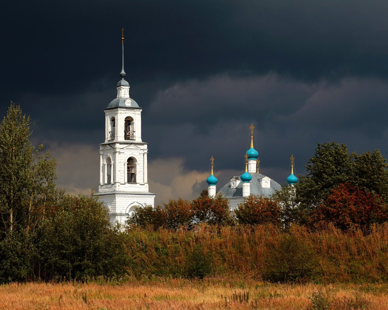 Обои храм, тучи, церковь, переславль залесский, temple, clouds, church, pereslavl zalessky разрешение 2048x1463 Загрузить