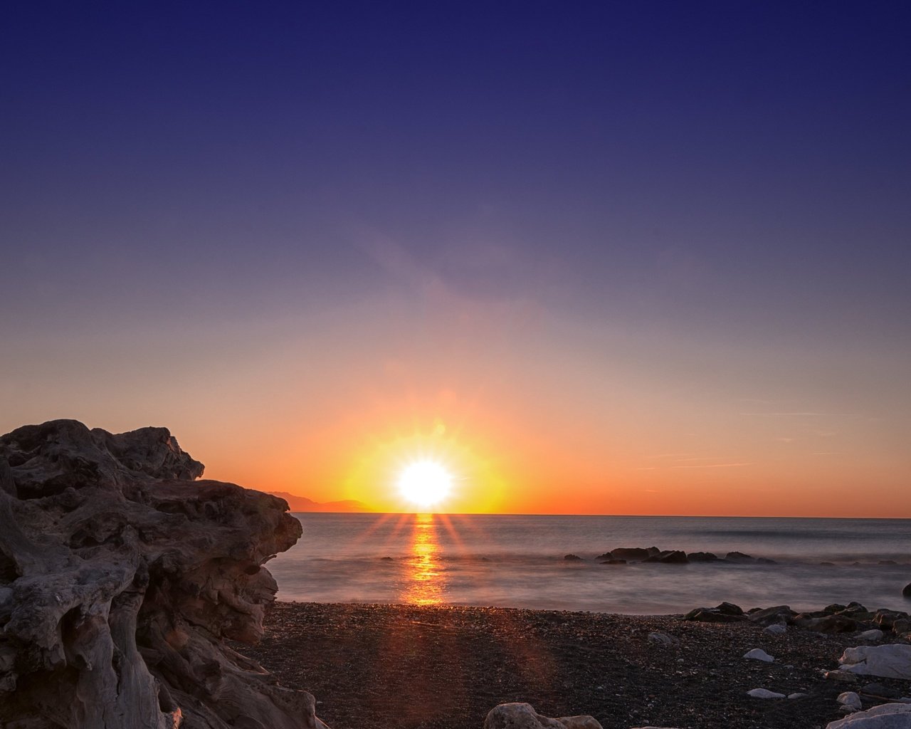 Обои камни, берег, закат, море, горизонт, рассвет, stones, shore, sunset, sea, horizon, dawn разрешение 3840x2160 Загрузить