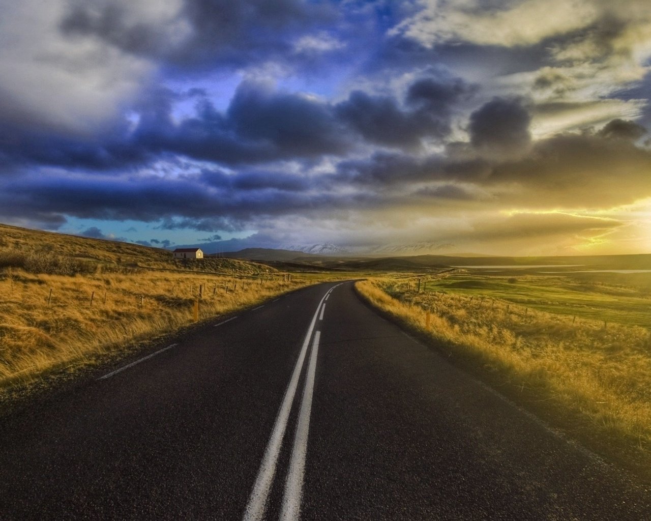 Обои небо, дорога, облака, пейзаж, разделительная линия, the sky, road, clouds, landscape разрешение 1920x1080 Загрузить