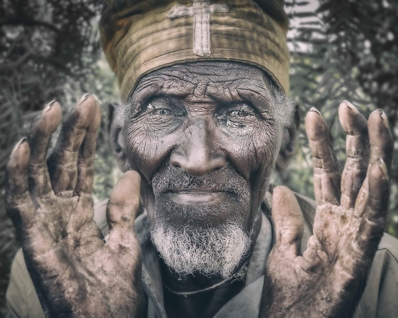 Обои портрет, лицо, мужчина, старик, православные, эфиопия, lalibela, portrait, face, male, the old man, orthodox, ethiopia разрешение 4392x2928 Загрузить