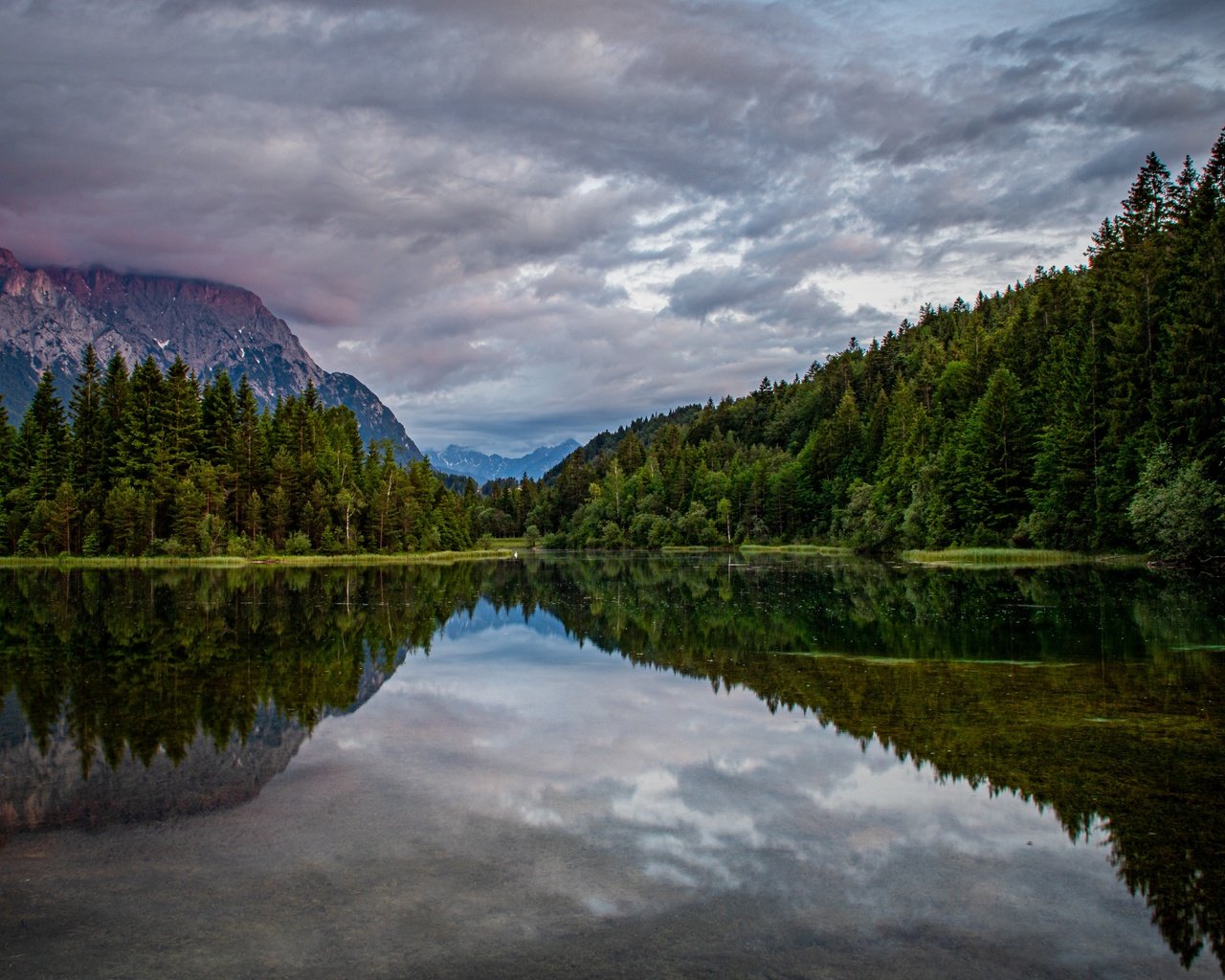 Обои озеро, горы, природа, лес, отражение, lake, mountains, nature, forest, reflection разрешение 5795x3260 Загрузить