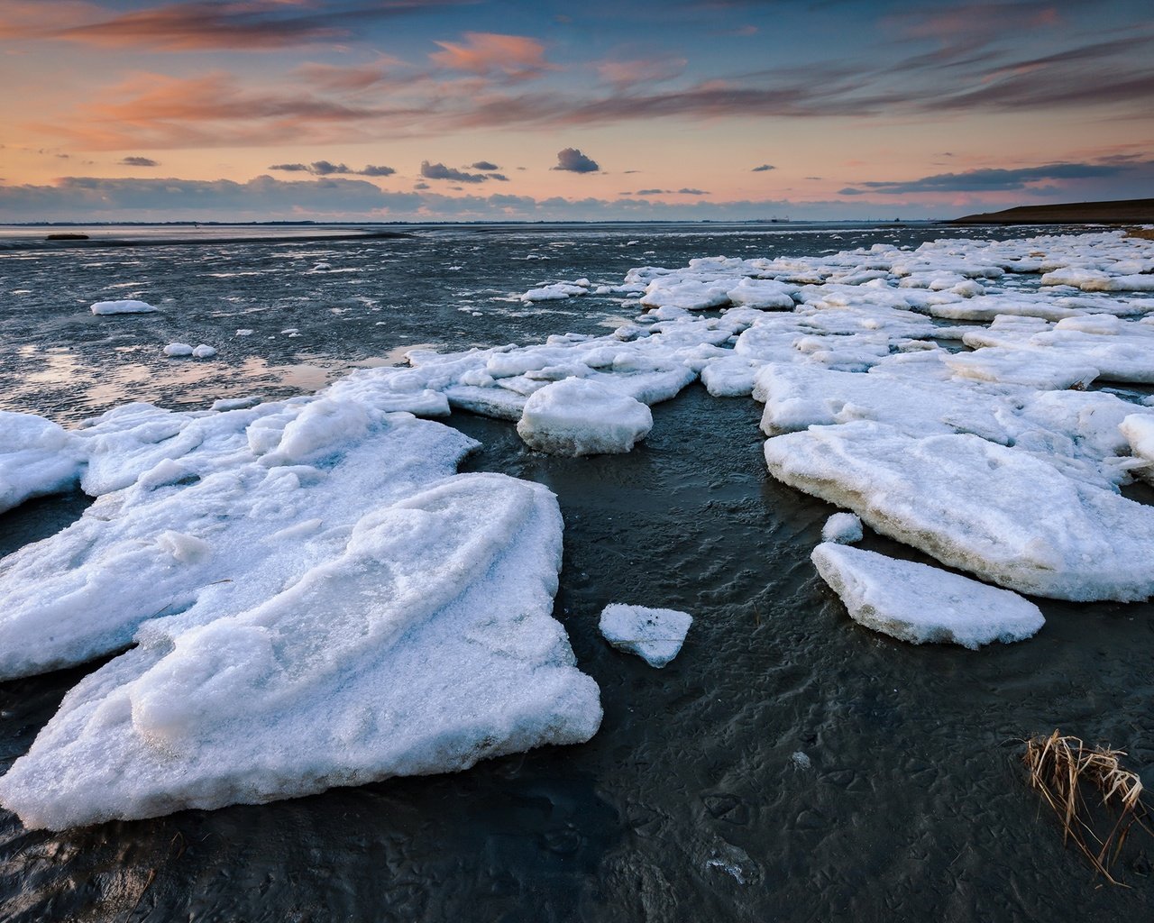 Обои берег, море, лёд, shore, sea, ice разрешение 2100x1397 Загрузить