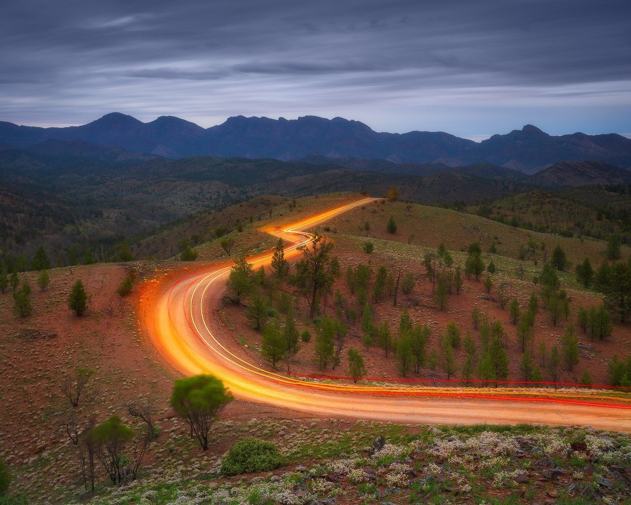 Обои дорога, деревья, горы, австралия, новый южный уэльс, road, trees, mountains, australia, new south wales разрешение 2048x1366 Загрузить