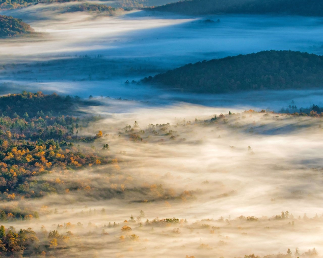 Обои холмы, туман, осень, сша, северная каролина, hills, fog, autumn, usa, north carolina разрешение 5419x3048 Загрузить