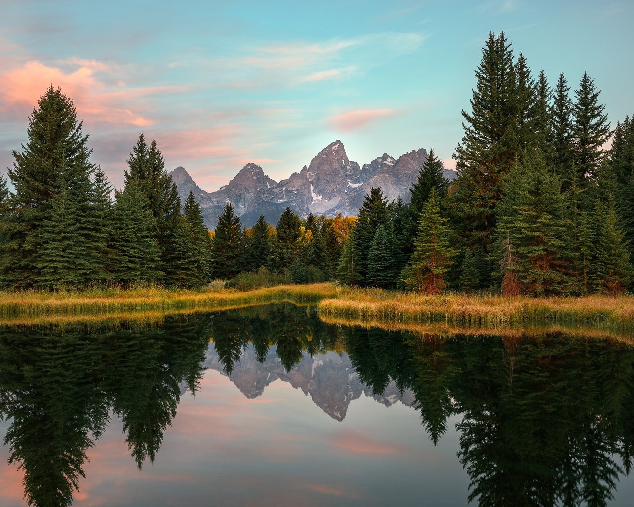 Обои озеро, горы, лес, отражение, водоем, lake, mountains, forest, reflection, pond разрешение 3072x2048 Загрузить