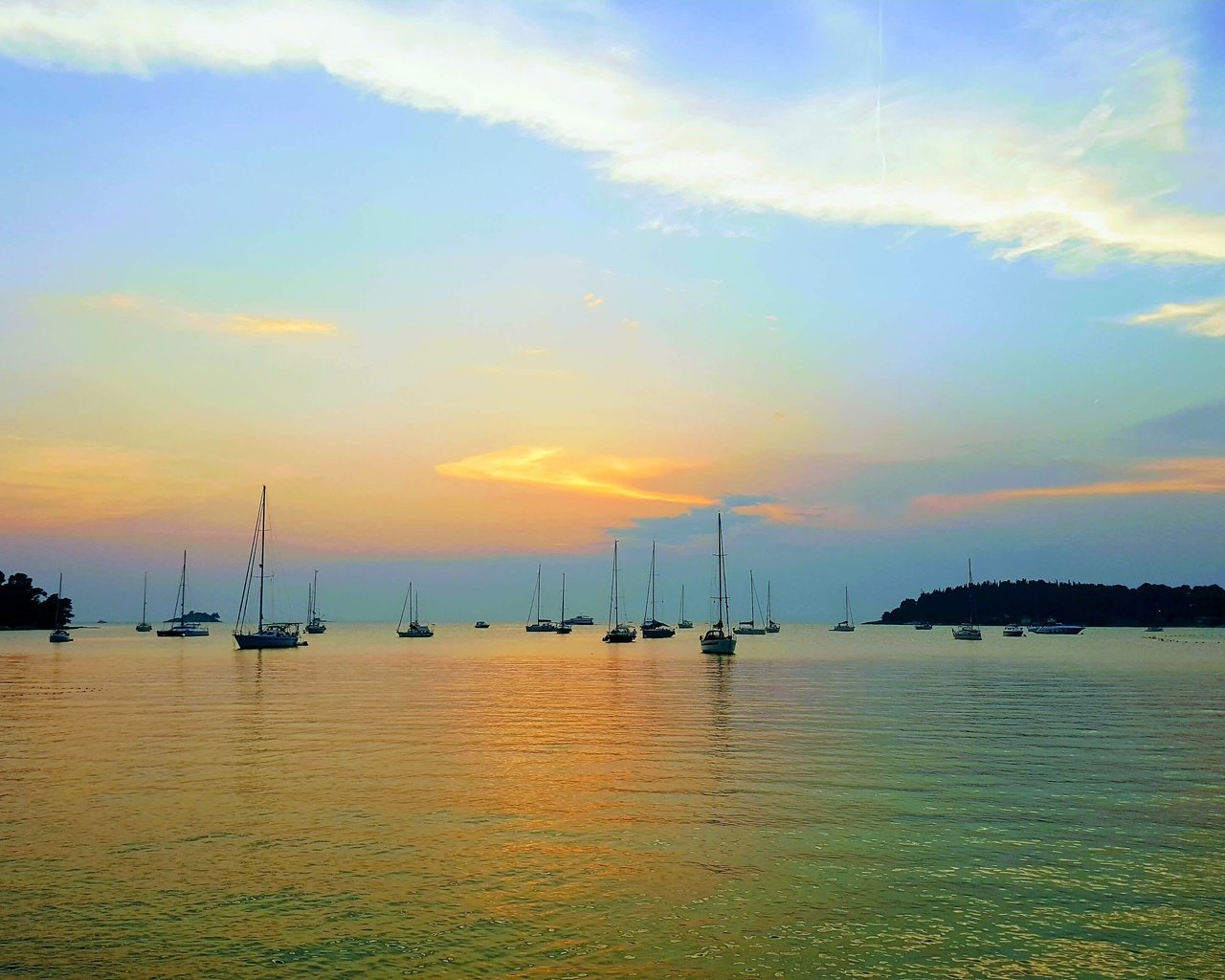 Обои вечер, море, яхты, побережье, бухта, хорватия, the evening, sea, yachts, coast, bay, croatia разрешение 4191x2316 Загрузить