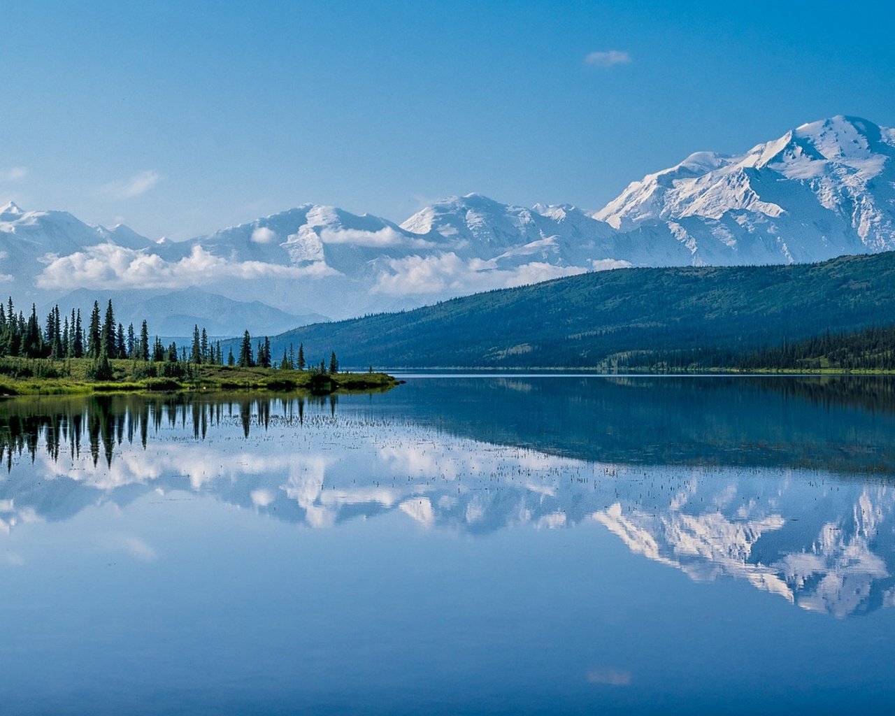 Обои озеро, горы, отражение, аляска, национальный парк денали, lake, mountains, reflection, alaska, denali national park разрешение 2227x1080 Загрузить