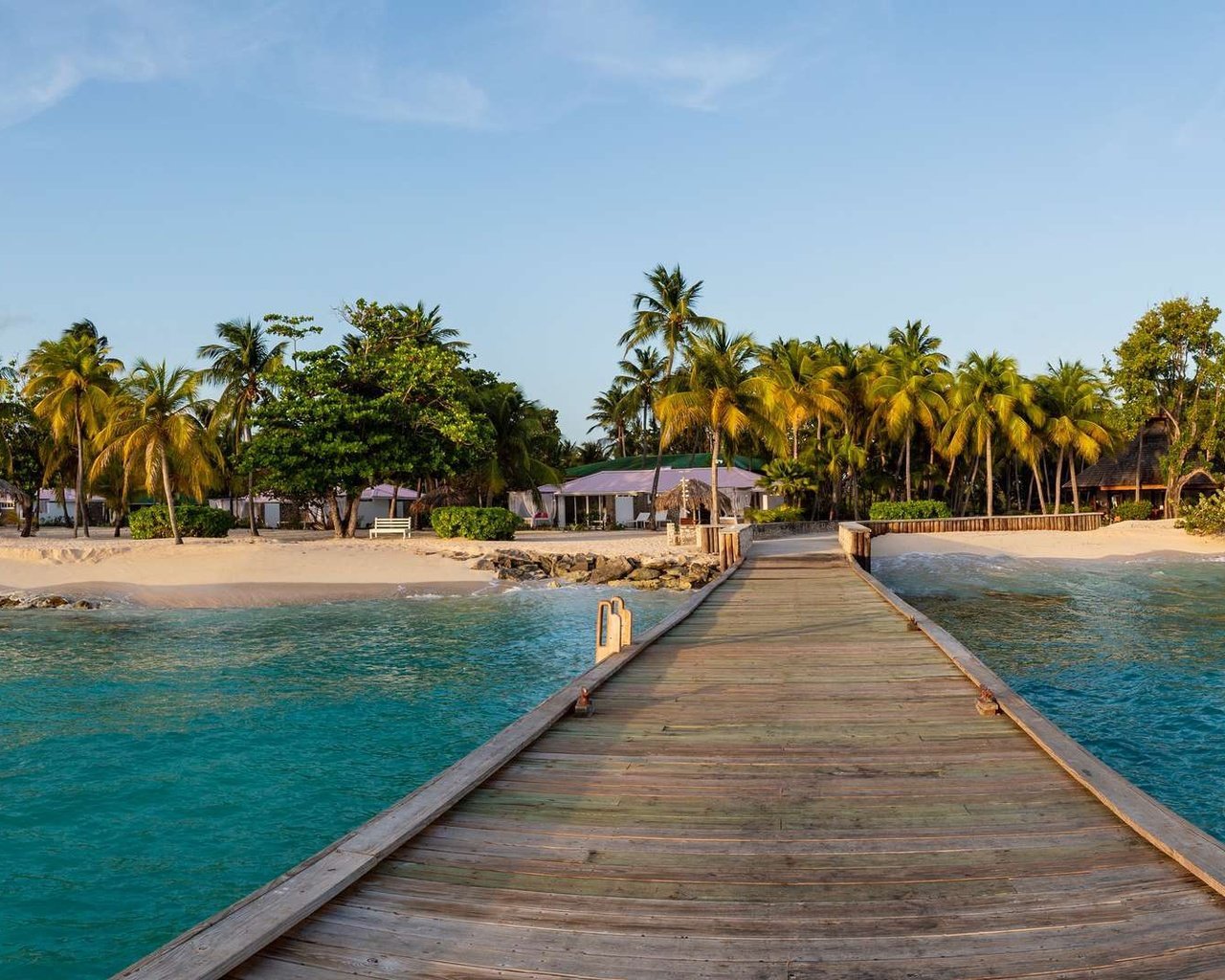 Обои пляж, причал, пальмы, курорт, карибы, beach, pier, palm trees, resort, caribbean разрешение 1920x1080 Загрузить