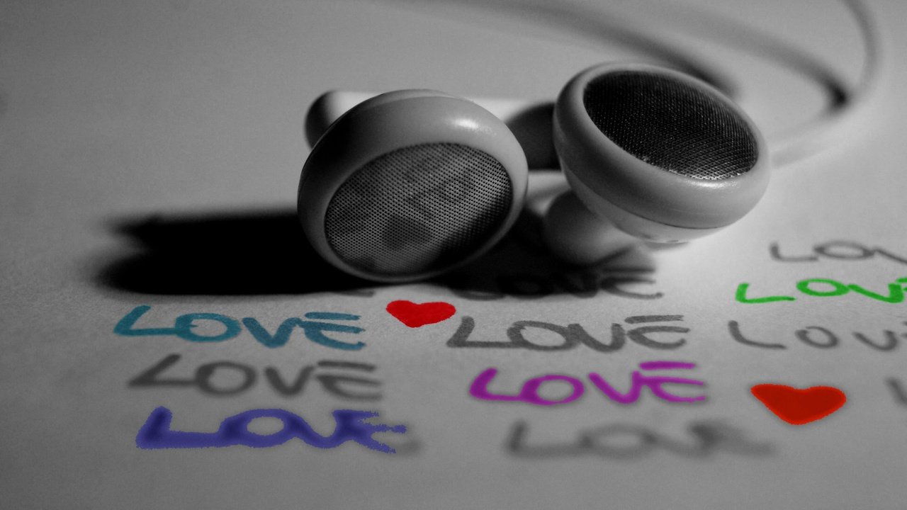 Обои чёрно-белое, наушники, влюбленная, black and white, headphones, love разрешение 3872x2592 Загрузить