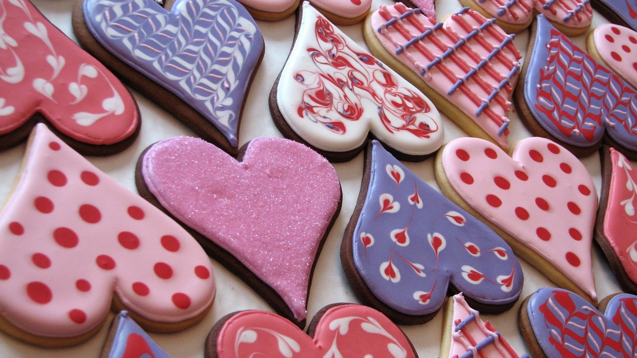 Обои сладости, сердце, сердечки, печенье, глазурь, sweets, heart, hearts, cookies, glaze разрешение 1920x1440 Загрузить