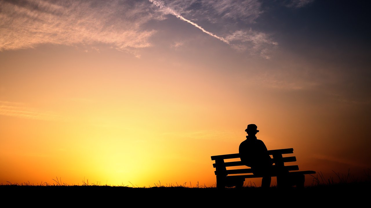 Обои вечер, закат, человек, одиночество, скамейка, the evening, sunset, people, loneliness, bench разрешение 1920x1200 Загрузить