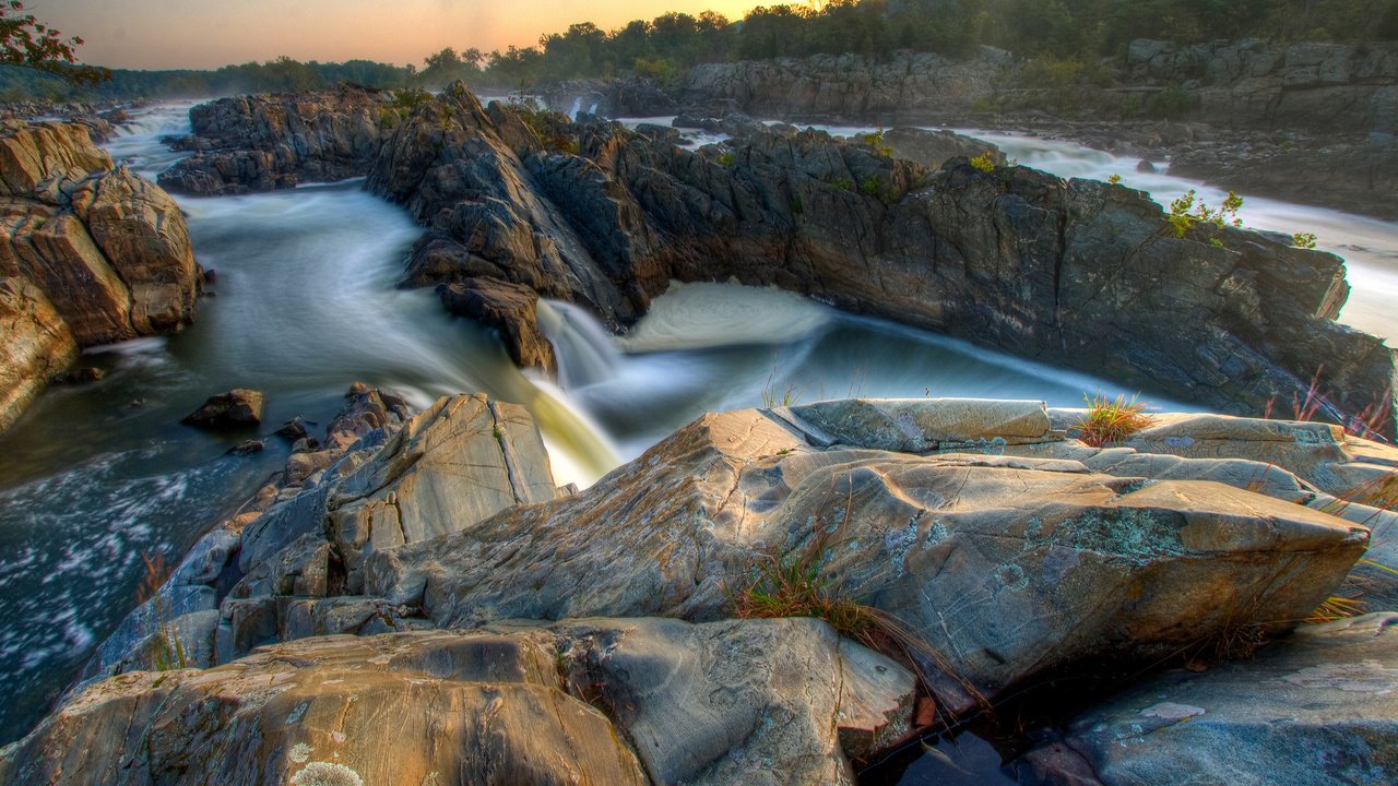 Обои река, вергиния, горы, камни, ручей, водопад, сша, течение, каскады, river, mountains, stones, stream, waterfall, usa, for, cascades разрешение 2560x1600 Загрузить