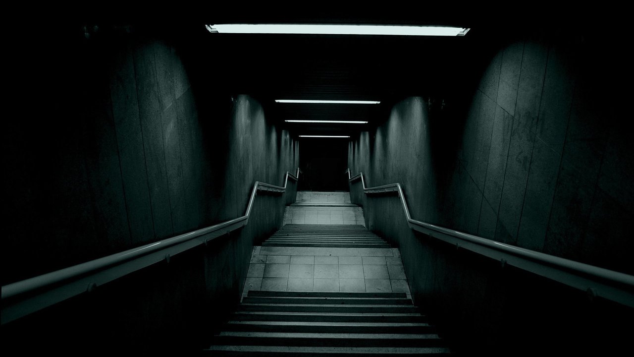 Обои лестница, перила, темнота, лампы, ladder, railings, darkness, lamp разрешение 1920x1200 Загрузить