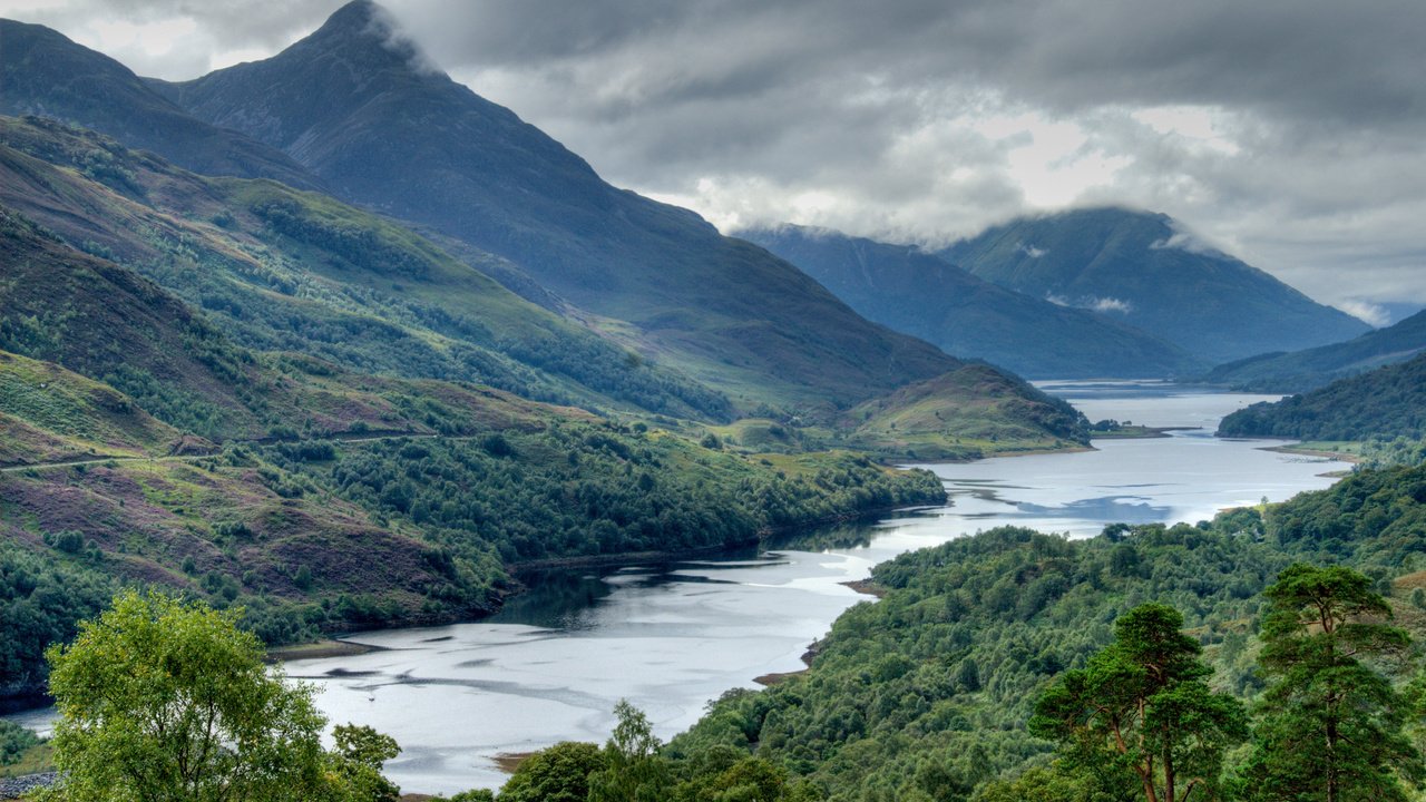 Обои небо, облака, вода, река, горы, дерево, тучи, шотландия, the sky, clouds, water, river, mountains, tree, scotland разрешение 3786x2479 Загрузить