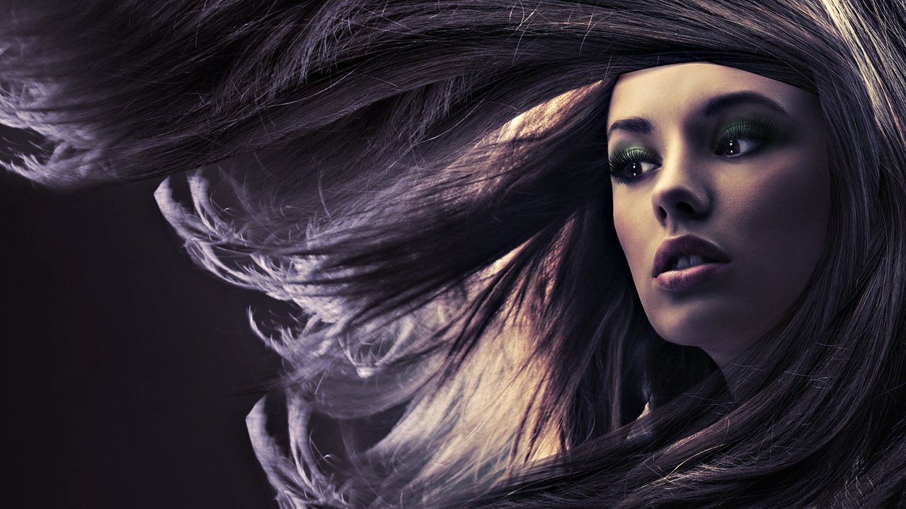 Обои девушка, волосы, лицо, ветер, макияж, girl, hair, face, the wind, makeup разрешение 1920x1080 Загрузить