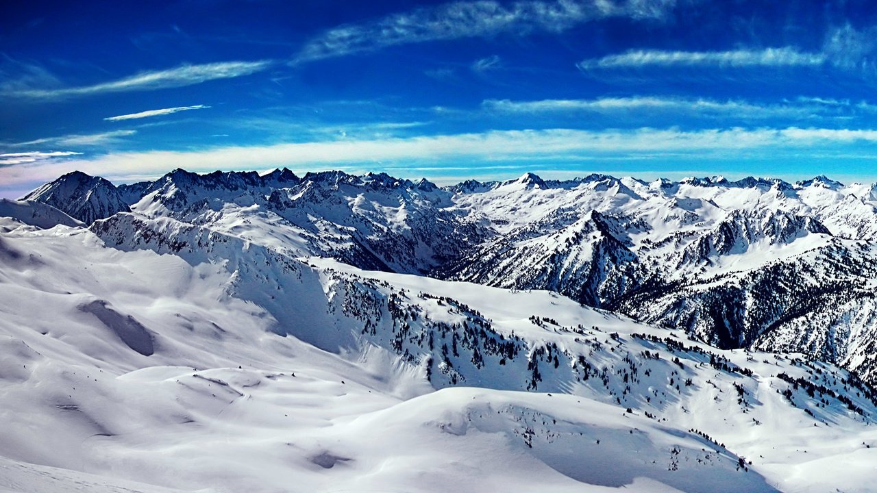 Обои небо, облака, горы, снег, природа, зима, пейзаж, вершина, the sky, clouds, mountains, snow, nature, winter, landscape, top разрешение 1920x1200 Загрузить