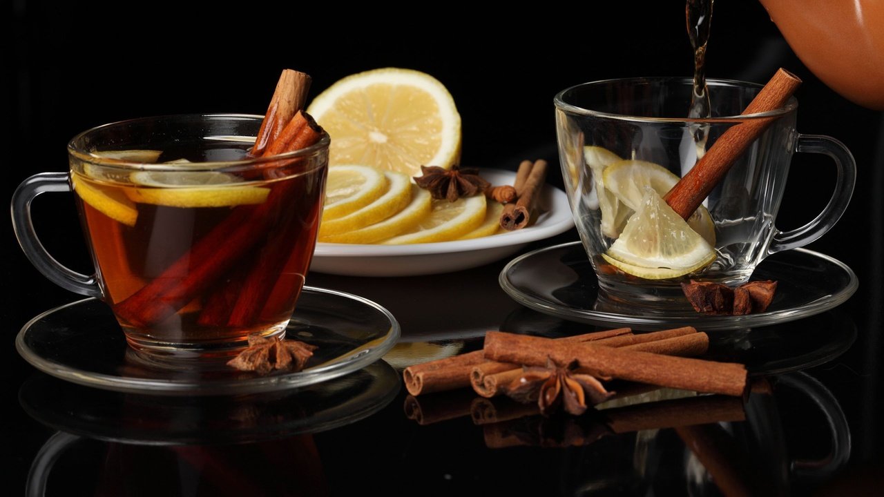 Обои корица, лимон, чай, чайник, чашки, cinnamon, lemon, tea, kettle, cup разрешение 2560x1706 Загрузить