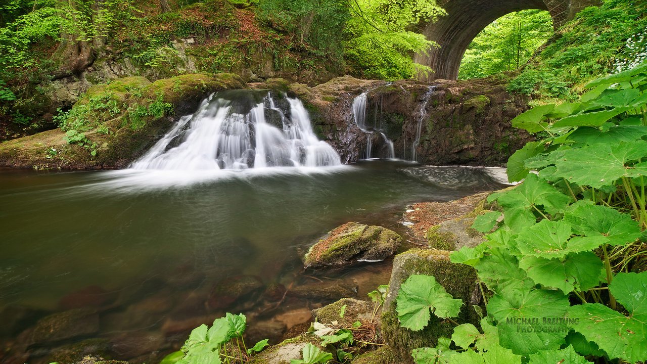 Обои камни, пейзаж, мост, водопад, водоем, арка, stones, landscape, bridge, waterfall, pond, arch разрешение 1920x1200 Загрузить