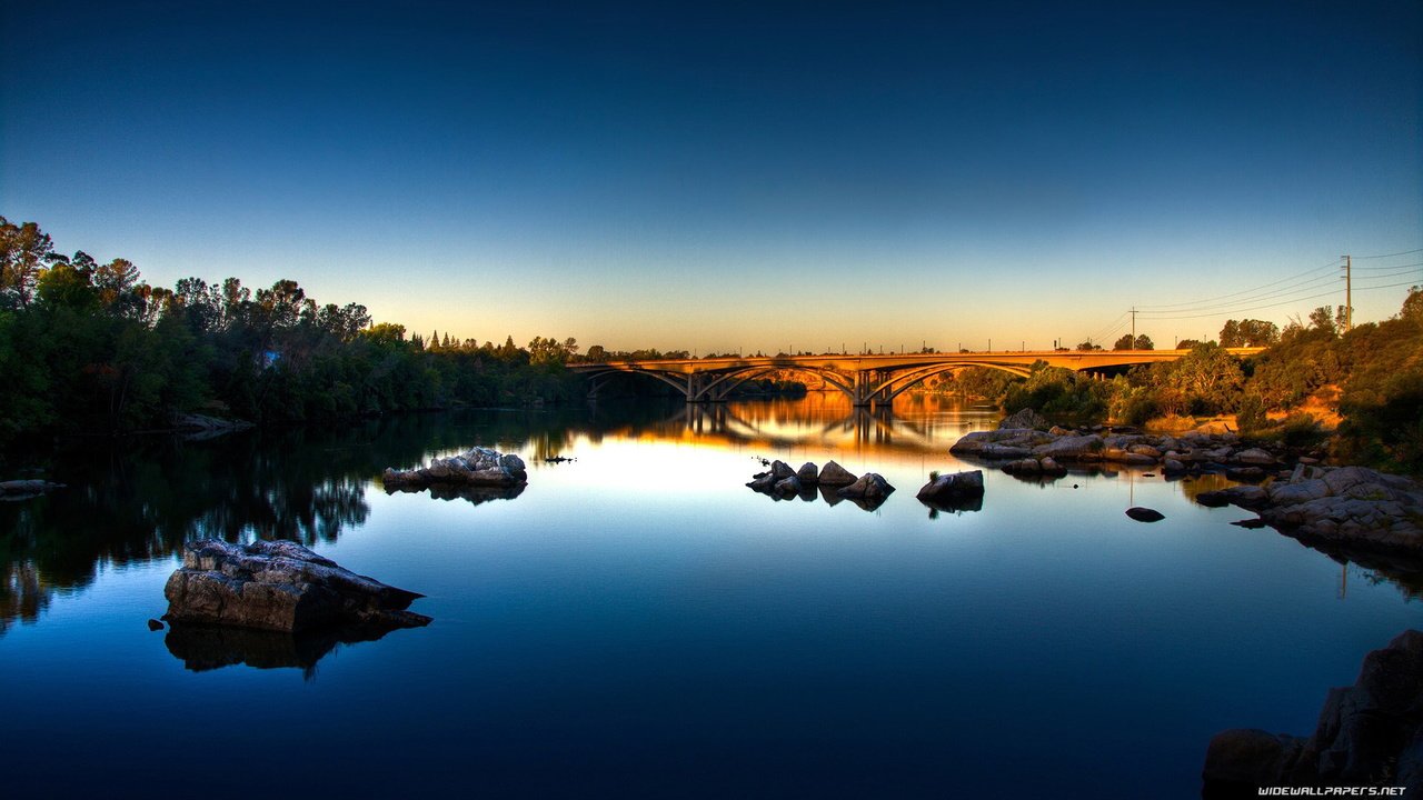 Обои река, камни, утро, рассвет, мост, водная гладь, river, stones, morning, dawn, bridge, water surface разрешение 1920x1080 Загрузить