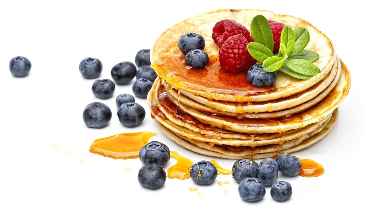 Обои мята, малина, ягоды, черника, завтрак, мед, блинчики, блины, mint, raspberry, berries, blueberries, breakfast, honey, pancakes разрешение 2560x1600 Загрузить