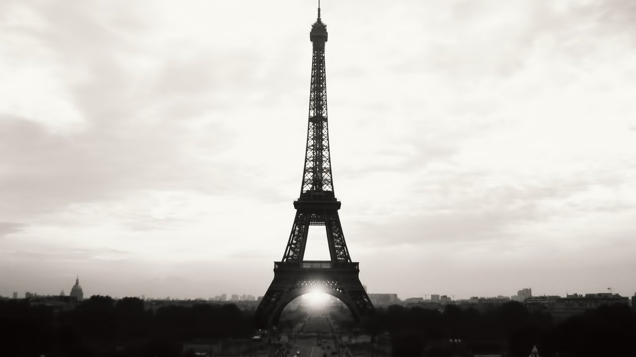 Обои фото, черно-белая, париж, эйфелева башня, photo, black and white, paris, eiffel tower разрешение 1920x1200 Загрузить