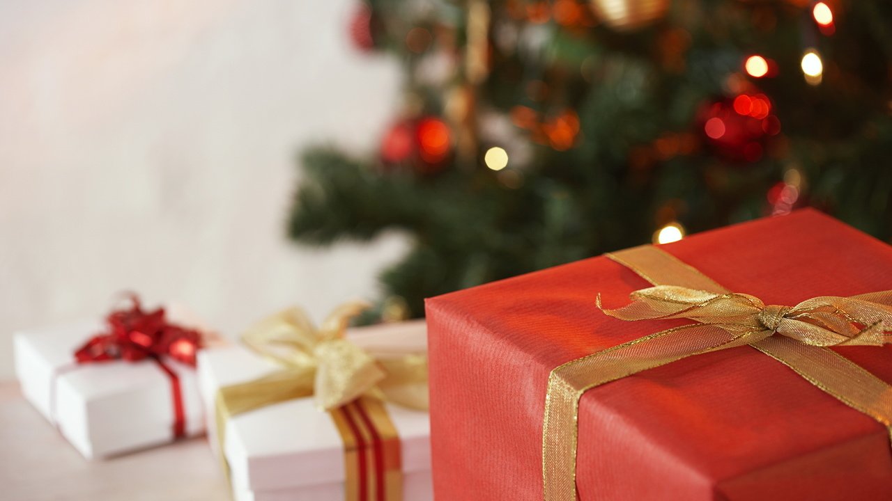 Обои новый год, зима, подарки, олени, праздник, рождество, коробки, new year, winter, gifts, deer, holiday, christmas, box разрешение 1920x1200 Загрузить