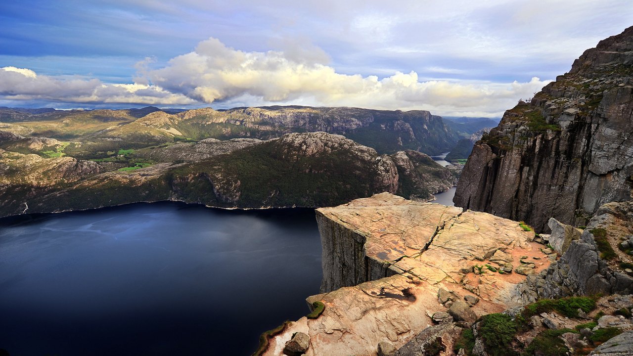 Обои вода, озеро, горы, скалы, природа, пейзаж, water, lake, mountains, rocks, nature, landscape разрешение 1920x1080 Загрузить